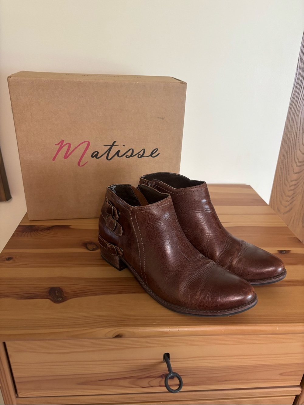 Matisse “Kate” brown leather booties